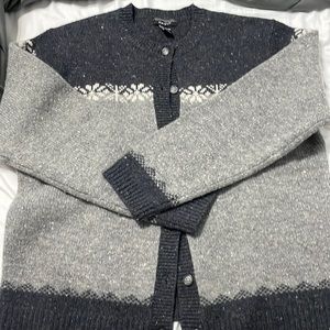Skyr lambswool cardigan large